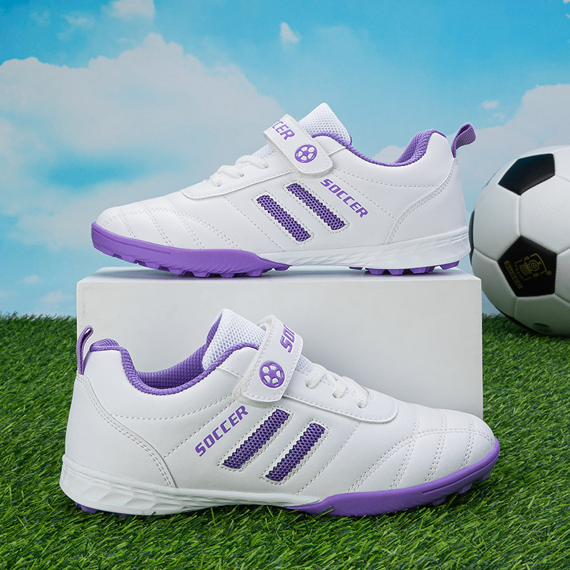 Children's Football Shoes, Specially Designed for Girls in Primary School, for Indoor Grass Field Training And Competition, with Anti-slip Properties And Small Spikes for Safety.