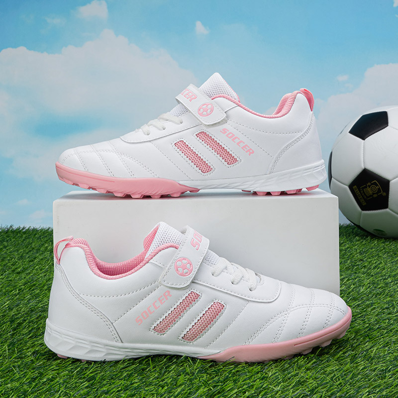 Children's Football Shoes, Specially Designed for Girls in Primary School, for Indoor Grass Field Training And Competition, with Anti-slip Properties And Small Spikes for Safety.