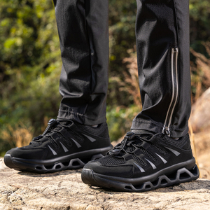 Outdoor hiking shoes sports shoes lightweight and breathable hiking shoes wear-resistant and anti-slip hiking shoes men's and women's off-road shoes